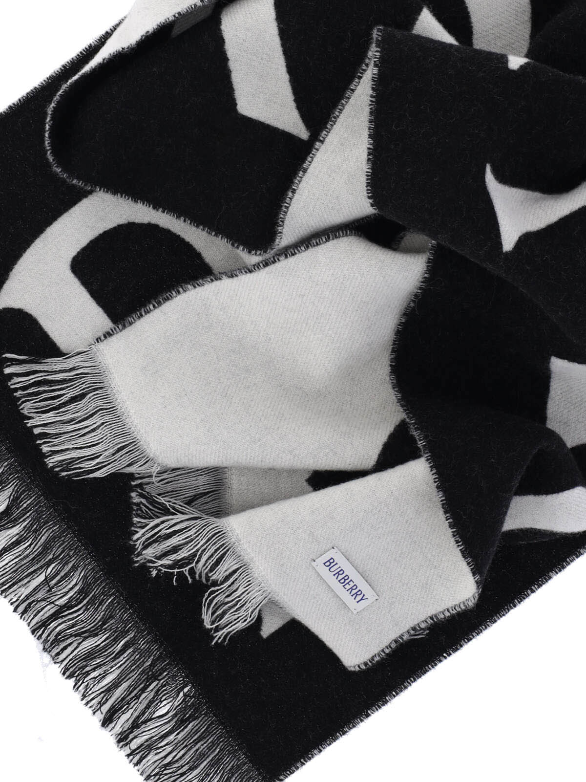 Burberry Scarfs Black
